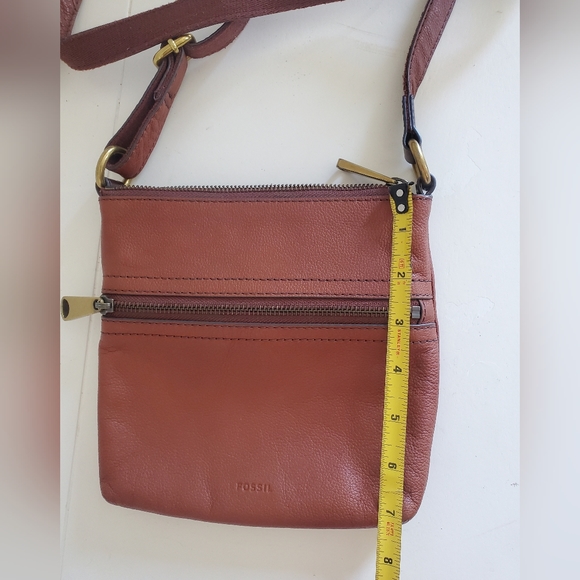 Fossil Voyager Leather Crossbody Bag - Picture 9 of 9